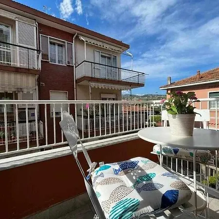 Casa Lorena Centralissimaparking Privato